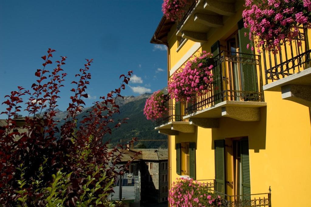 Hotel Meuble Sertorelli Reit Bormio Buitenkant foto